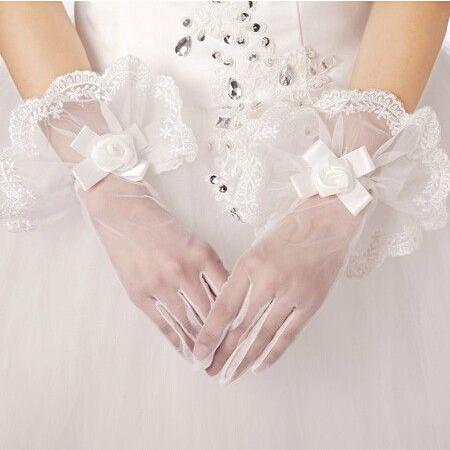 ショート グローブ ウェディンググローブ 手袋 花嫁 結婚式 披露宴 二次会 プリンセスドレス 素敵 飾り物 ブライダル用手袋 Hs030w Hs030w Cute Family 通販 Yahoo ショッピング