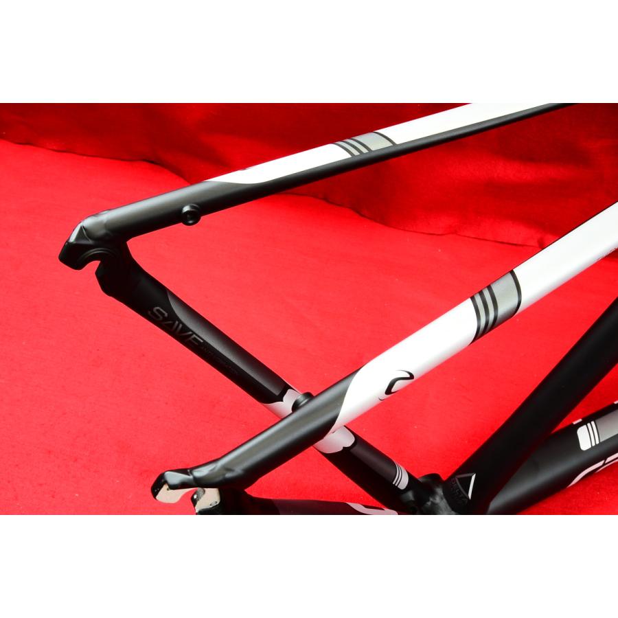 即決☆新品☆CANNONDALE◇CAAD8☆キャノンデール☆SAVE軽量 即決☆新品☆CANNONDALE◇CAAD8☆キャノンデール☆SAVE軽量