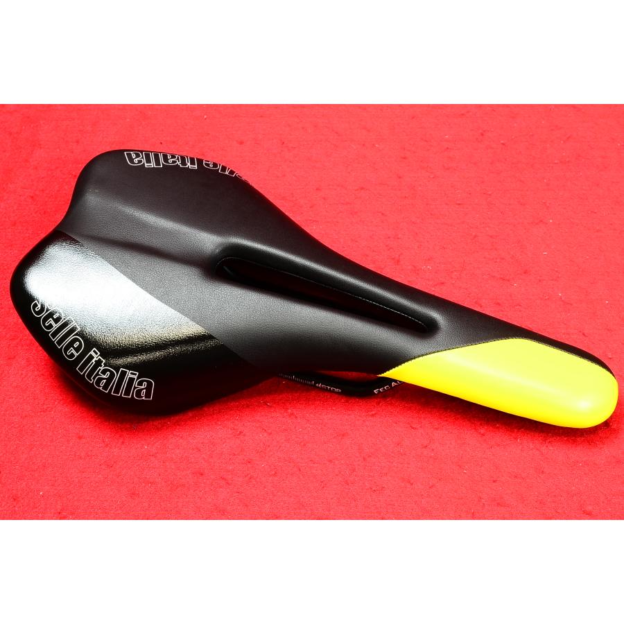 selle italia サドル 黒/黄 X3 Flow selle italia サドル 黒/黄 X3 Flow - メルカリ