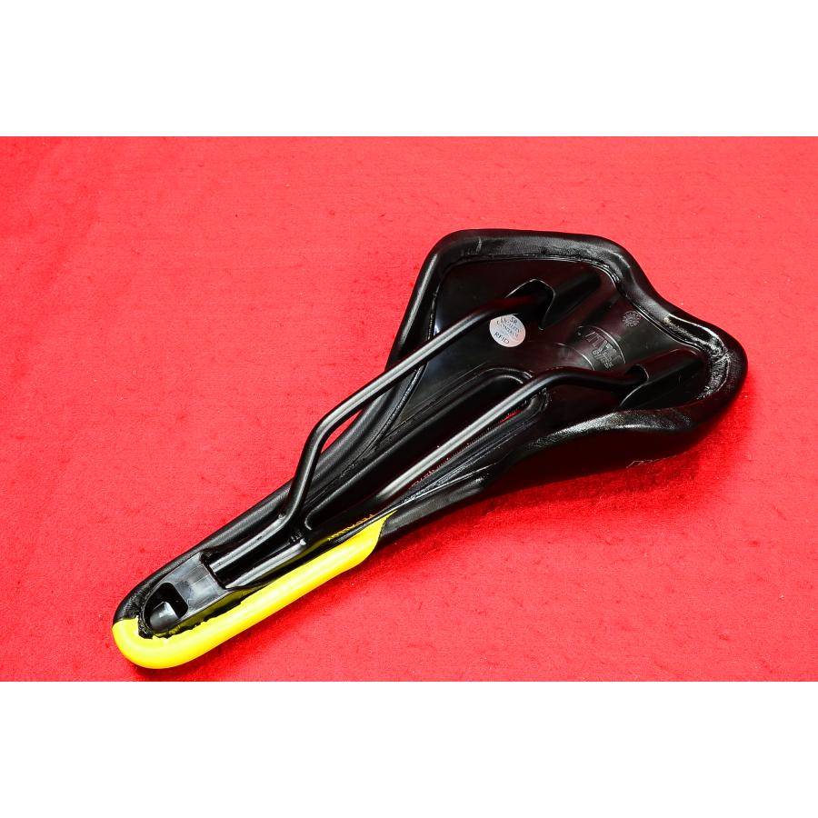 selle italia サドル 黒/黄 X3 Flow selle italia サドル 黒/黄 X3 Flow - メルカリ