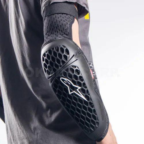 アルパインスターズ BIONIC PLUS ELBOW 肘プロテクター ブラック アルパインスターズ BIONIC PLUS ELBOW 肘プロテクター ブラック