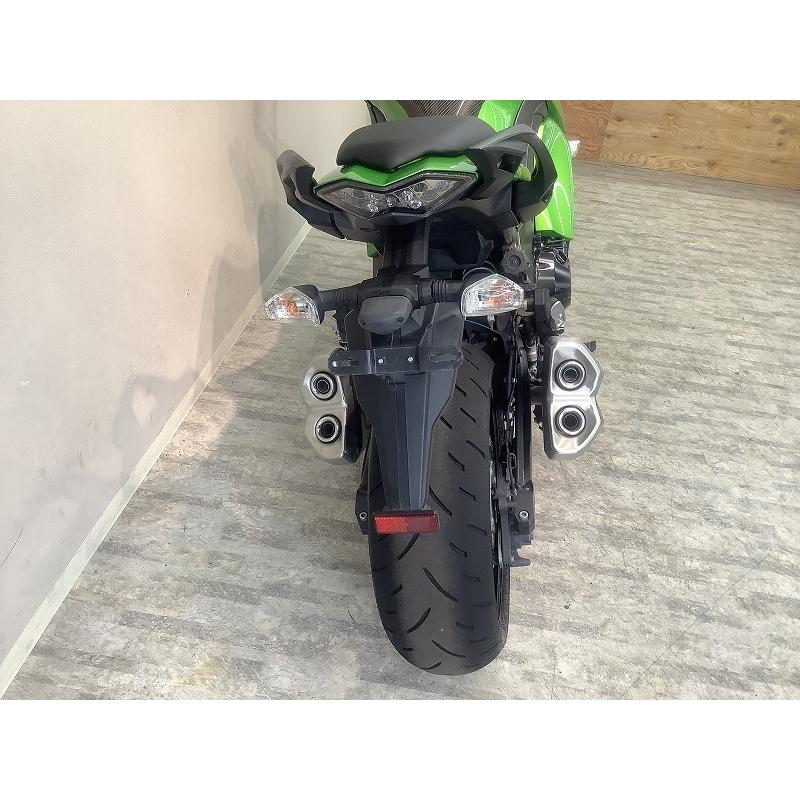 NINJA 1000 大き目のタンクと楽なポジションは長距離ツーリング向き