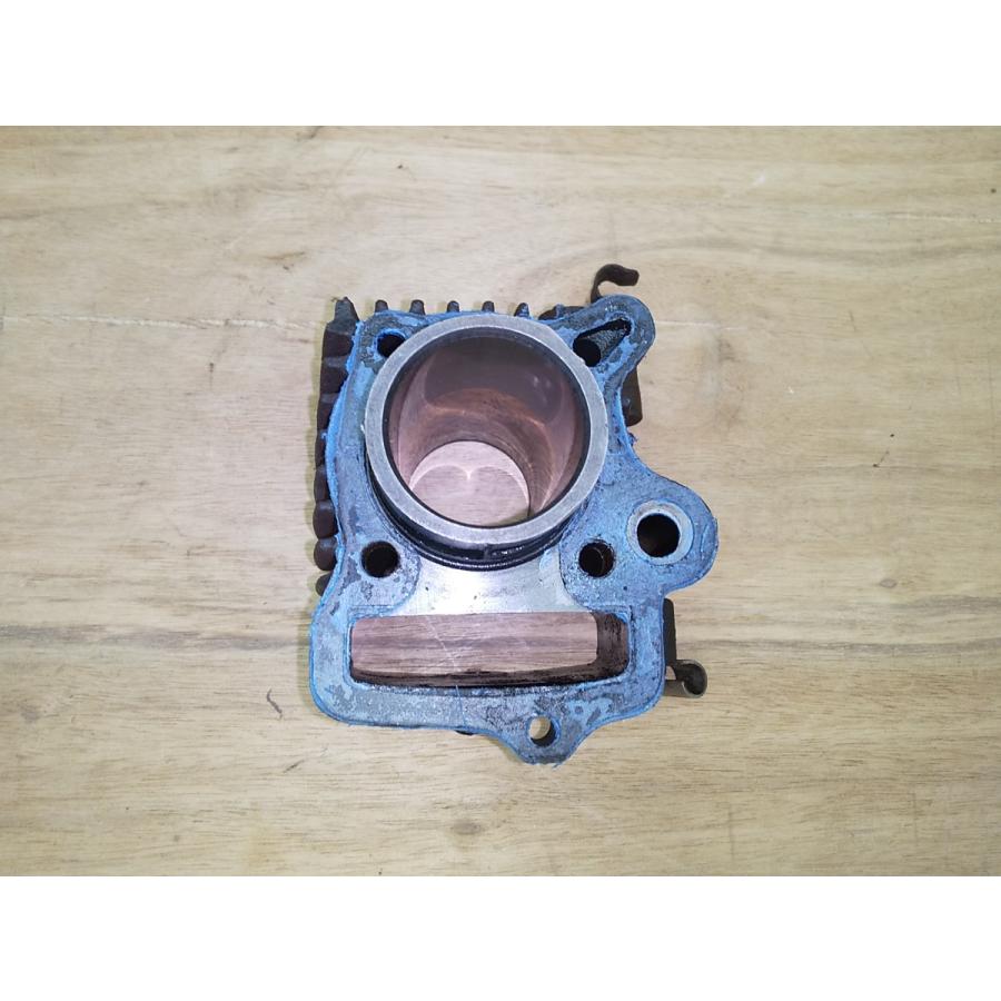 153□C50 スーパーカブ□エンジン部品 純正 シリンダー□正確なモデル