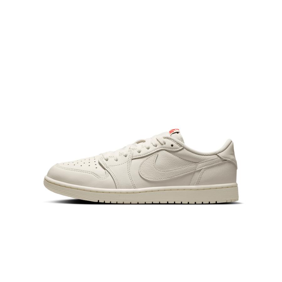 NIKE（ナイキ） エア ジョーダン 1 レトロ ロー☆ NIKE AIR JORDAN 1