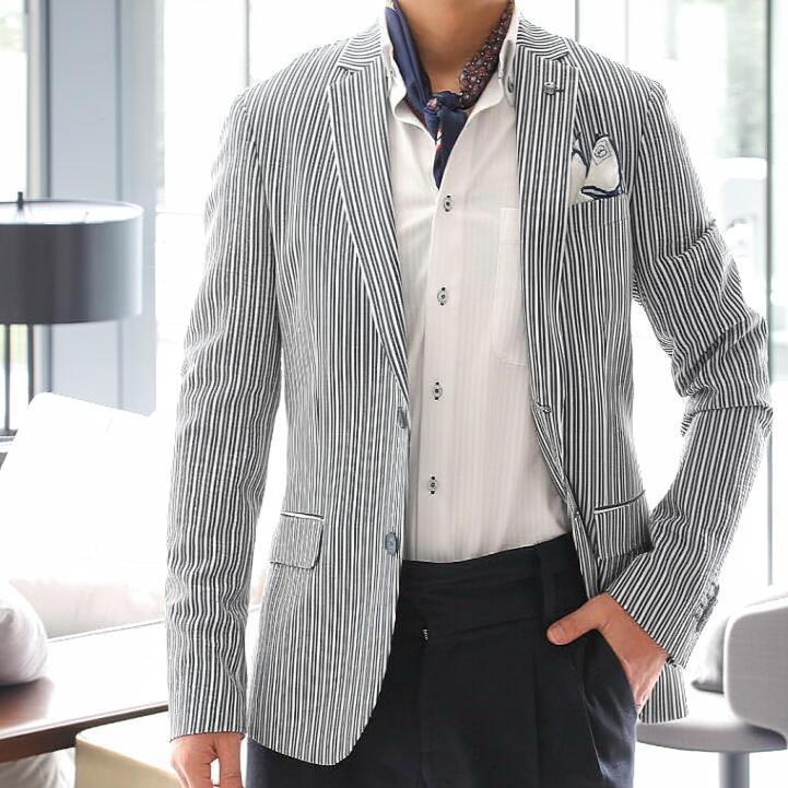 【TAGLIATORE】 テーラードジャケット シアサッカー ストライプ L TAGLIATORE〉今シーズンのシアサッカージャケットはパープルを