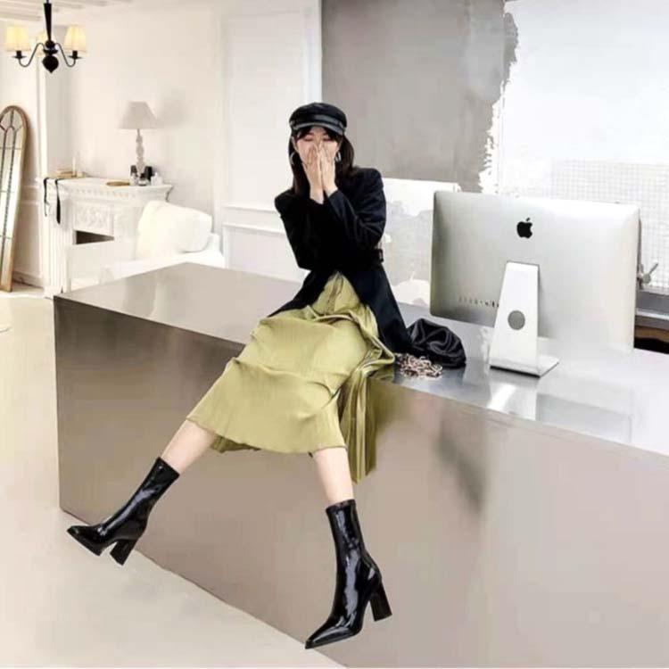 エナメルポインテッドショートブーツ aljaser.com.bh