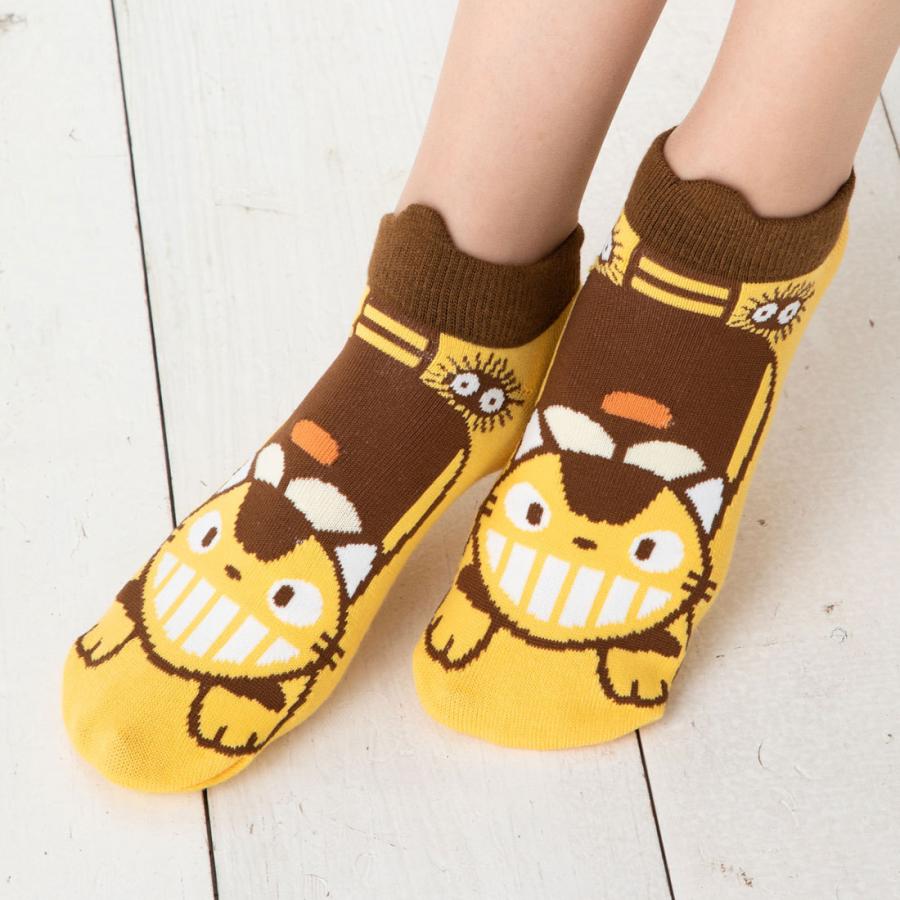 スタジオジブリ (となりのトトロ)ねこバス 柄 スニーカー丈ソックス 23