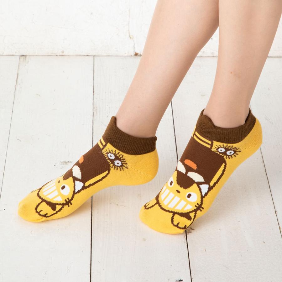 スタジオジブリ (となりのトトロ)ねこバス 柄 スニーカー丈ソックス 23