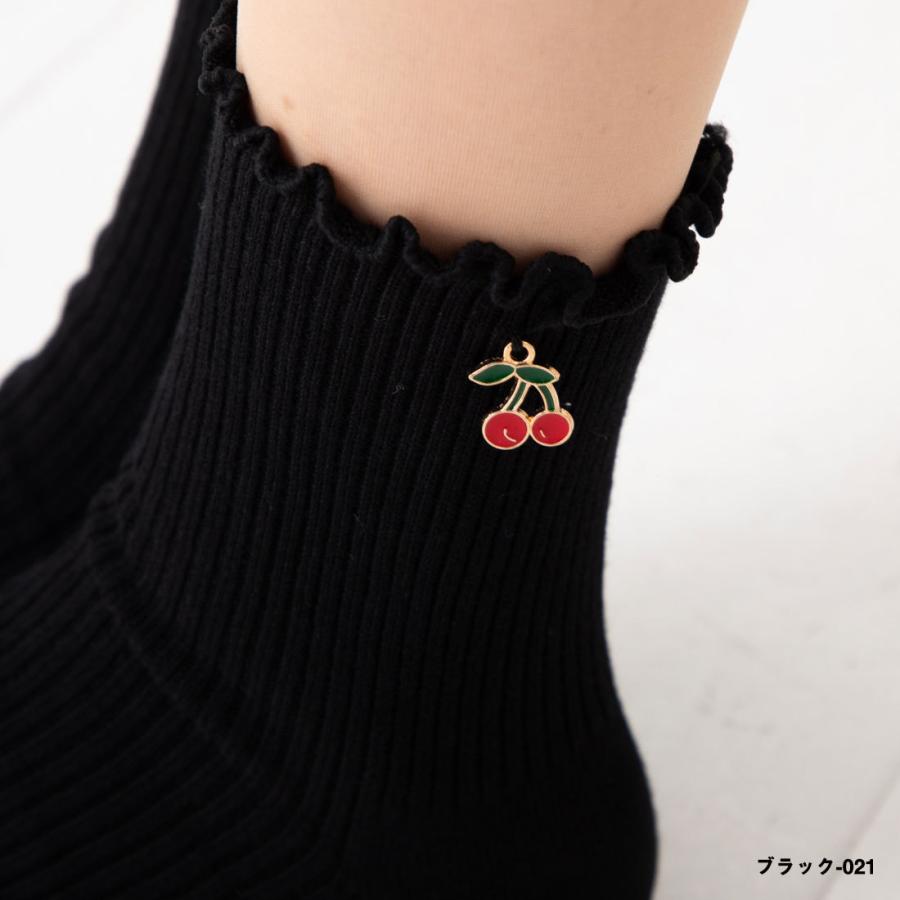 Point Me チェリーチャーム付き メローリブ クルーソックス 白 黒 全4