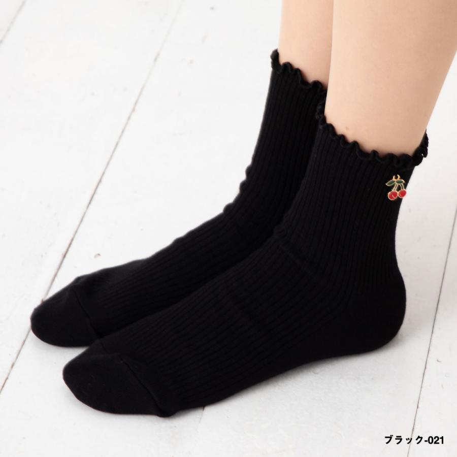 Point Me チェリーチャーム付き メローリブ クルーソックス 白 黒 全4
