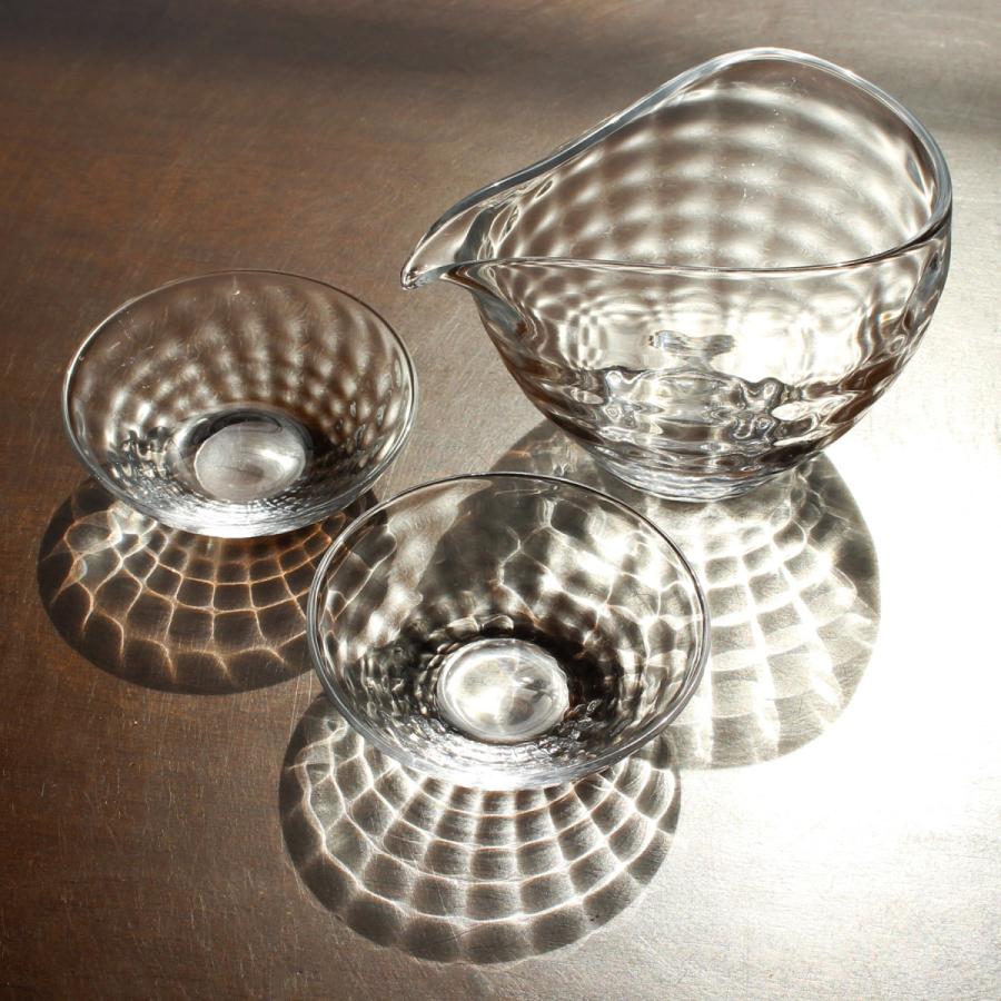 ボヘミアガラス 工芸品 ガラス製 花瓶 花柄模様 グリーン 356