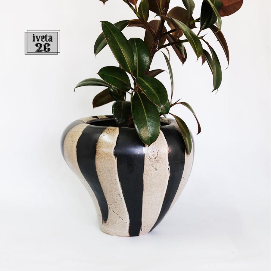 鉢カバー おしゃれ イヴェタ26 デザイン性の高い 変形鉢 モノトーン