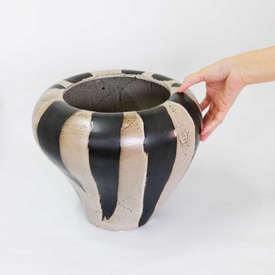 鉢カバー おしゃれ イヴェタ26 デザイン性の高い 変形鉢 モノトーン