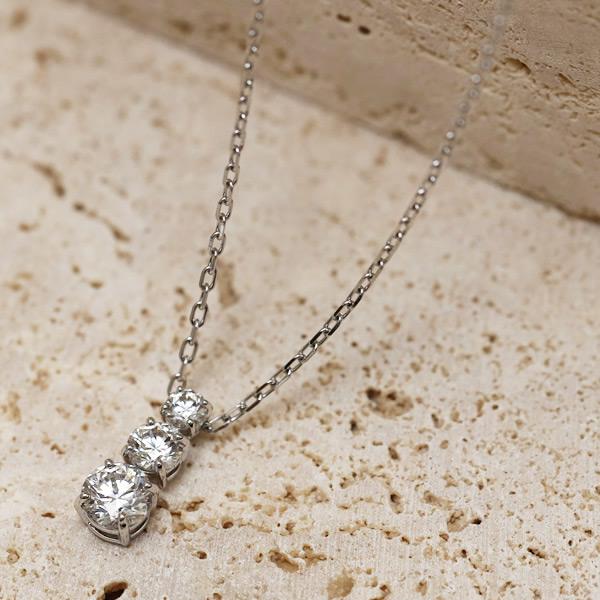 SWAROVSKI スワロフスキー Attract Trilogy ペンダント SWAROVSKI スワロフスキー Attract Trilogy ペンダント