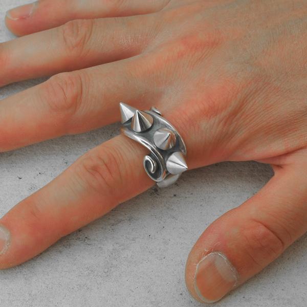 Rat Race（ラットレース） Studs on Ribbon Ring L スタッズオンリボン 