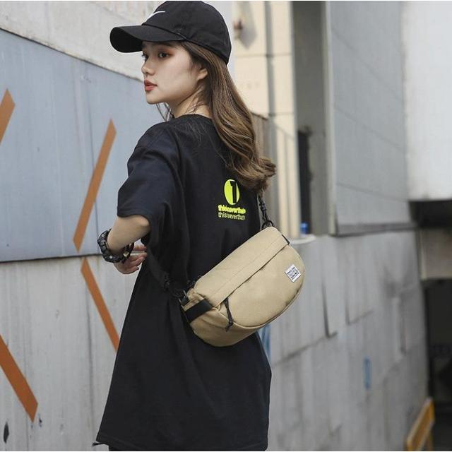 ショルダーバッグ ボディバッグ サコッシュ 斜めがけ 軽い 大きめ