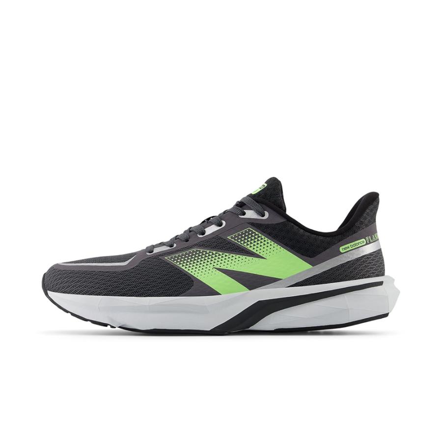 new balance メンズ　サイズＬ　新品　未使用 New Balance（ニューバランス） メンズ ランニングシューズ ダイナ