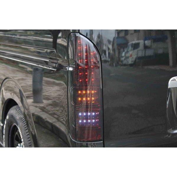 ハイエース 200系 フルLED オールレッドインナー スモークレンズ LED