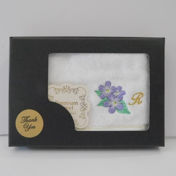 紫の小花刺繍入り今治タオルハンカチ イニシャル刺繍 GIFTBOX入り 信用 紫の小花刺繍入り今治タオルハンカチ イニシャル刺繍 GIFTBOX入り 信用