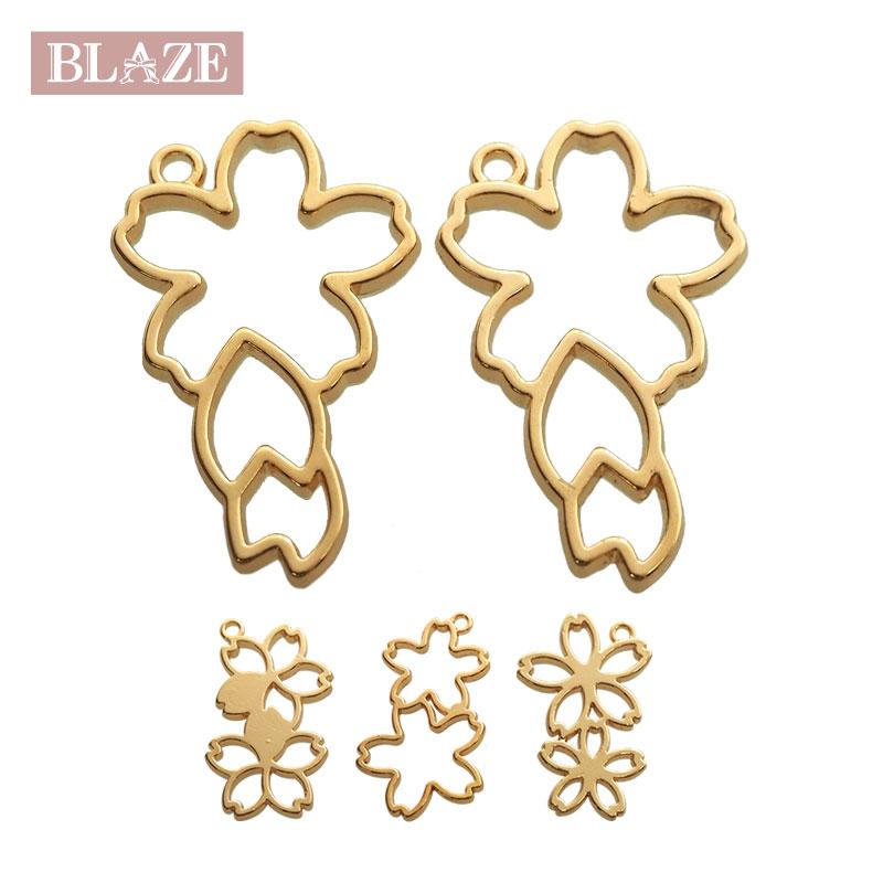 BLAZE 空枠 ミニダブル桜 ゴールド 商用利用可 カン付き チャーム 金属