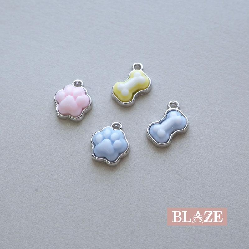 BLAZE メタルチャーム わんちゃん 足あと 犬 いぬ 肉球 パステル