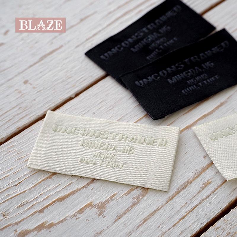 BLAZE タグ ハンドメイド モノクロ 英字 約2.5×4.9cm ハンドメイド用