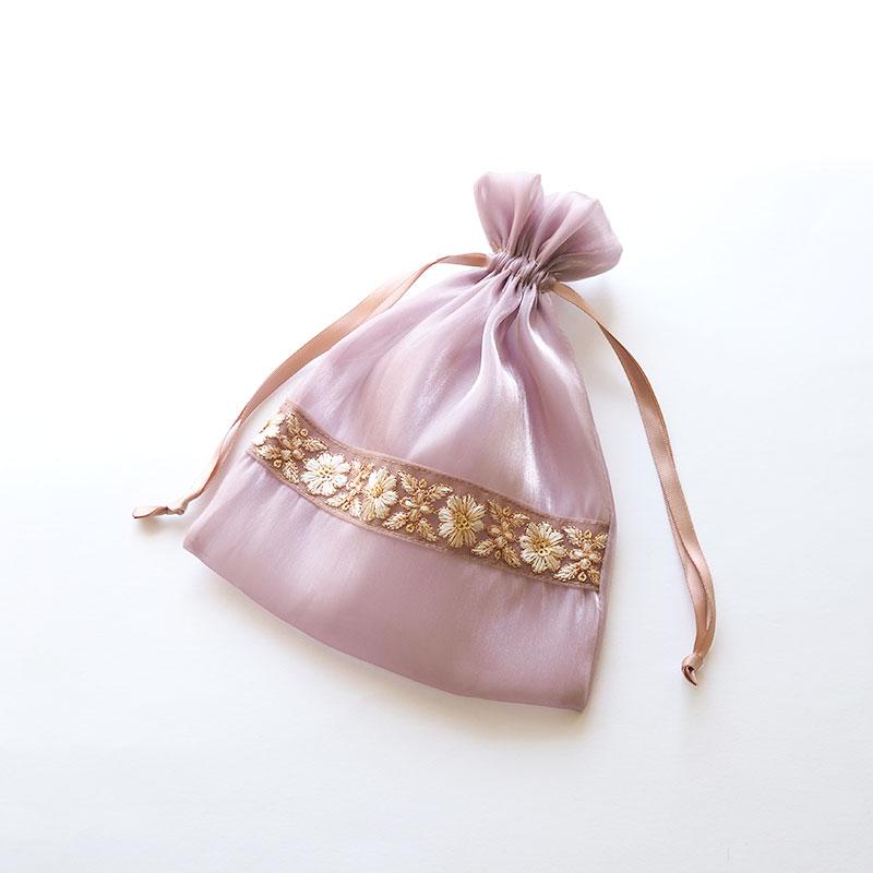BLAZE(手芸) 巾着 ポーチ サテン生地 インド刺繍 約20×16cm BLAZE(手芸) 巾着 ポーチ サテン生地 インド刺繍 約20×16cm
