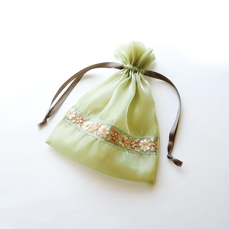 BLAZE(手芸) 巾着 ポーチ サテン生地 インド刺繍 約20×16cm BLAZE(手芸) 巾着 ポーチ サテン生地 インド刺繍 約20×16cm