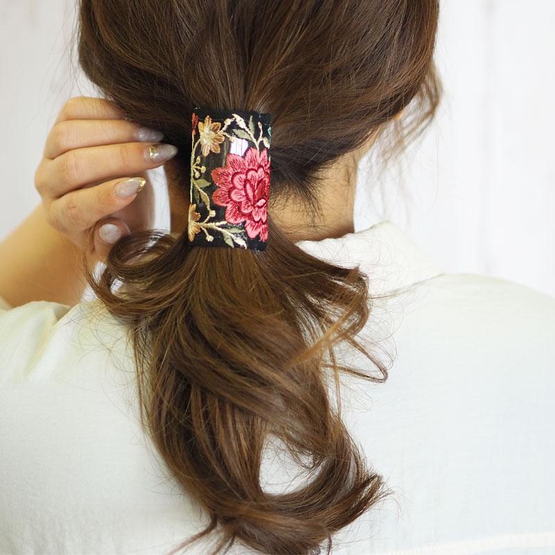 ポニーフック レース&ビーズ　ハンドメイド品 ブラック系 ポニーフック レース&ビーズ ハンドメイド品 ブラック系