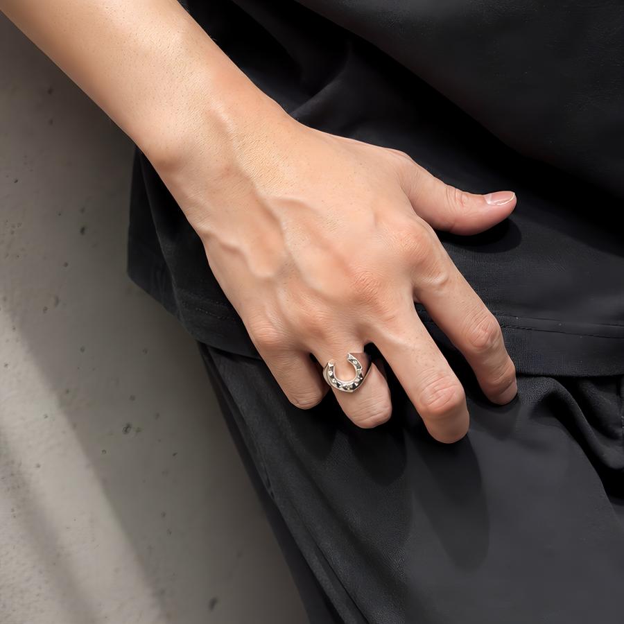 FINE STUDS HORSESHOE RING【公式エムズコレクション】【直営店】【M's Collection】 | M'S COLLECTION | 04