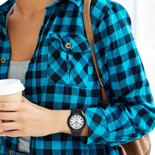 ソーラー腕時計 シチズン 安い 見やすい 軽い かわいい ソーラーウォッチ Q&Q レディース 男女兼用 電池交換不要 旅行 女性 E04Aselect 10気圧防水 ネコポス | CITIZEN | 18