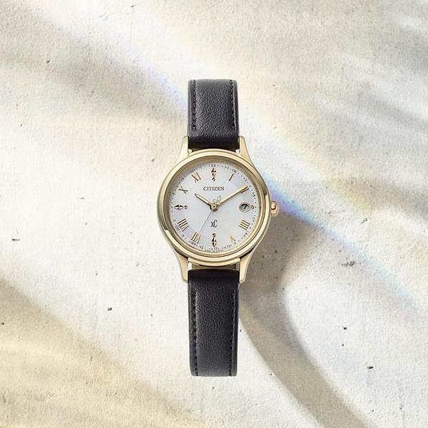 極美品 CITIZEN クロスシー ミニソル レディース 電波ソーラー ダイヤ