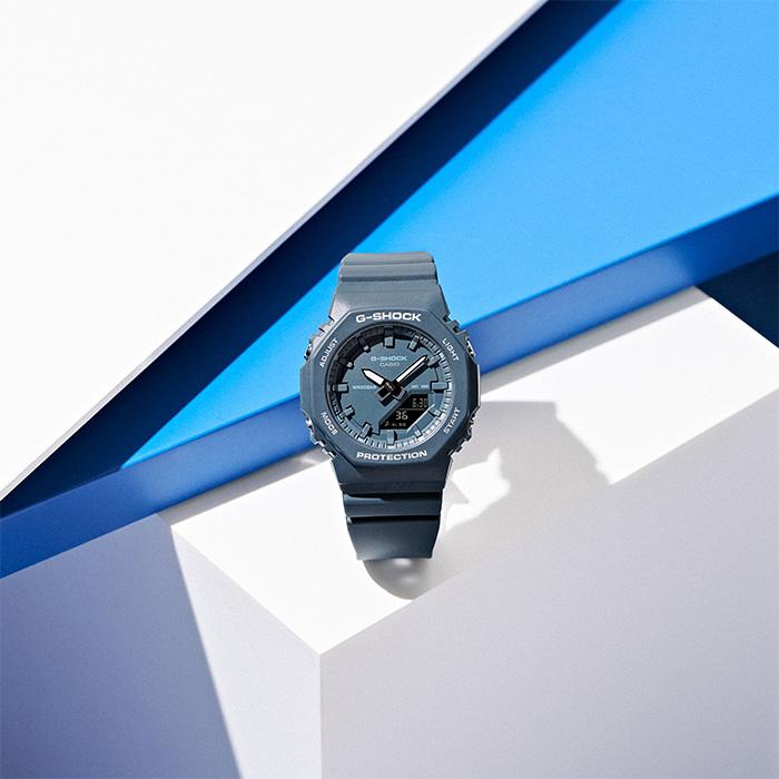 G-SHOCK BASIC Gショック レディース 腕時計 ブルーの差し色が映える