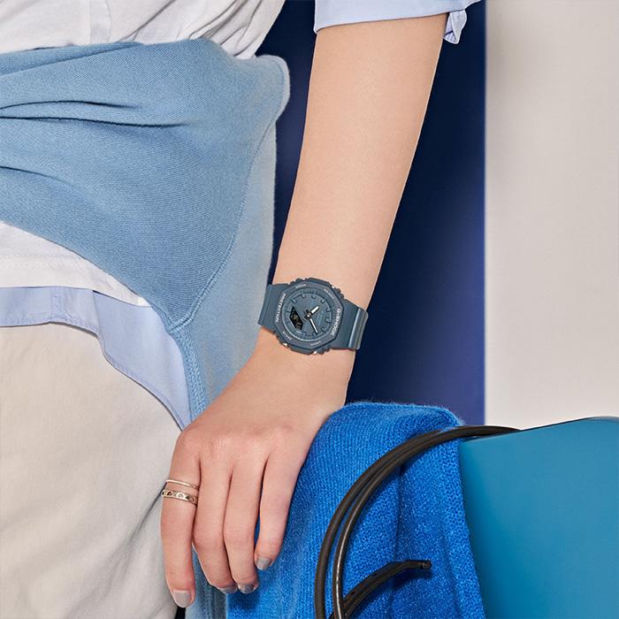G-SHOCK BASIC Gショック レディース 腕時計 ブルーの差し色が映える