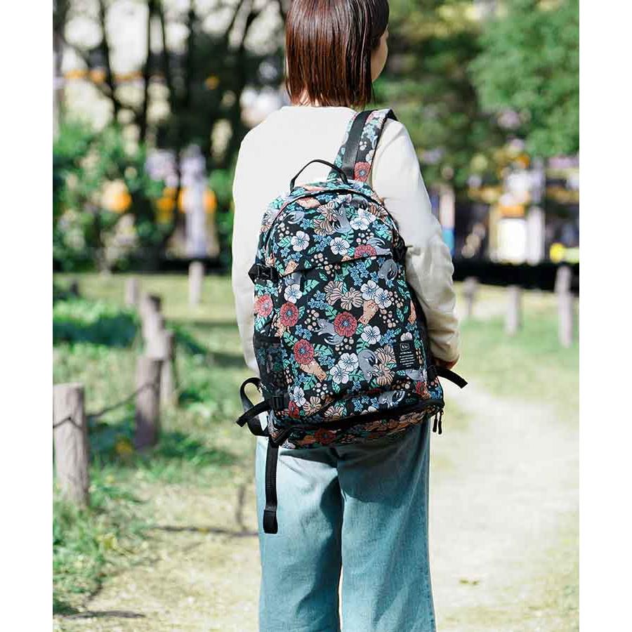 kiu キウ コラボ ブルーブルーエ リュック 鞄 レディース 大容量 撥水 防水 A4 ストロベリー フラワーキャット キツネ 宇宙  KiU600Dバッグパックの画像