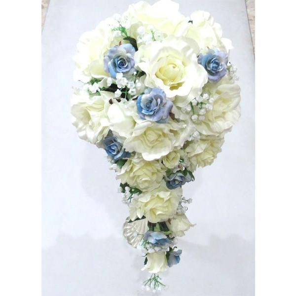 ウエディング造花ブーケ/白バラセミキャスケードブーケ（水色ミニバラ入り）