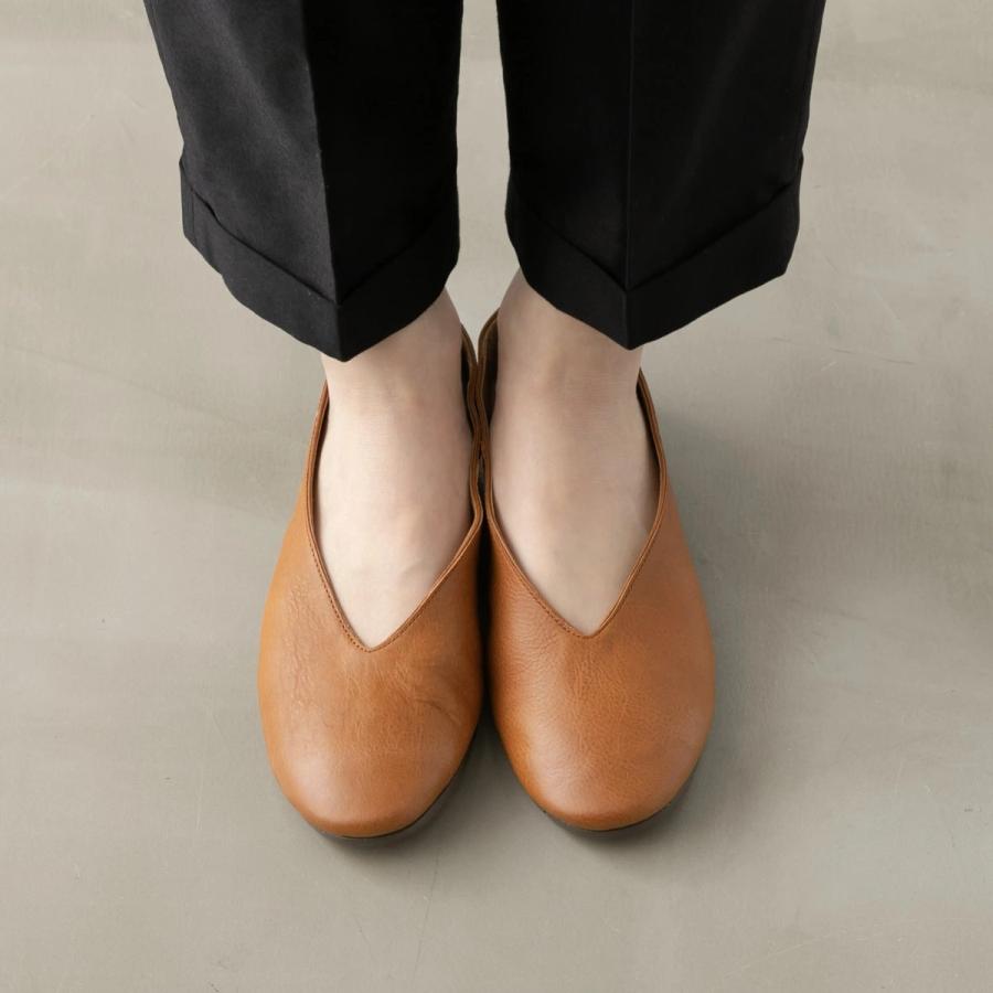 chausser（ショセ） ターンシュー Vカットフラットパンプス CT-01
