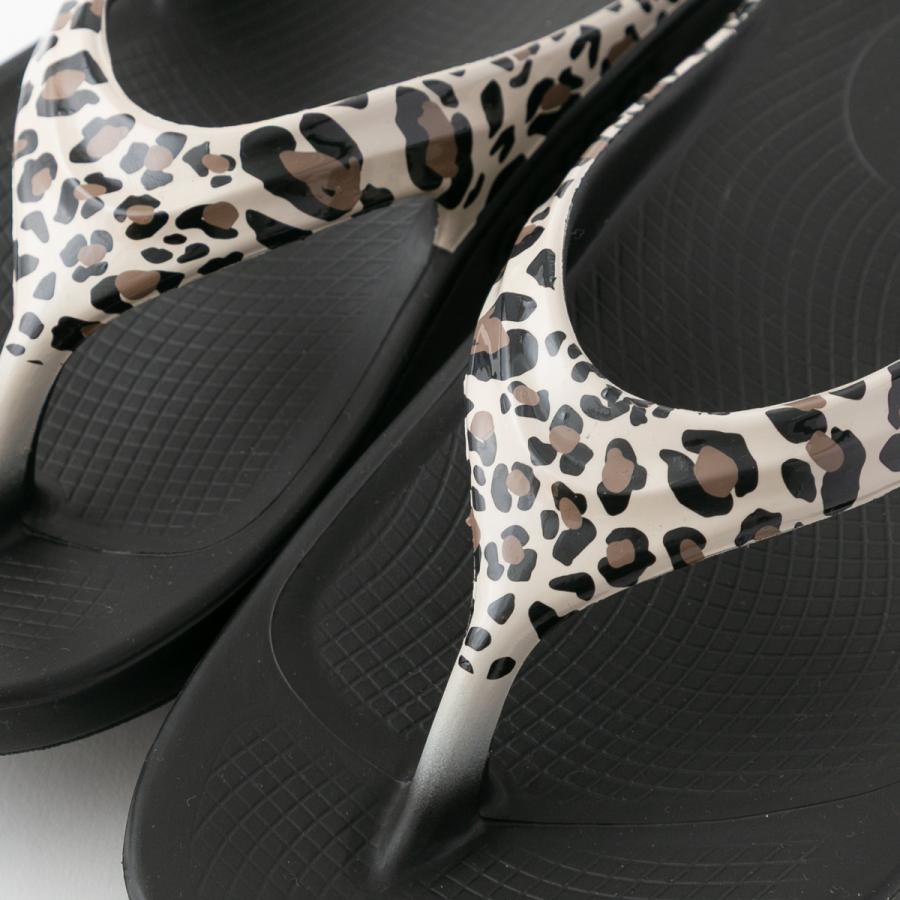 OOFOS（ウーフォス） ウーララ リカバリーサンダル LEOPARD レオパード
