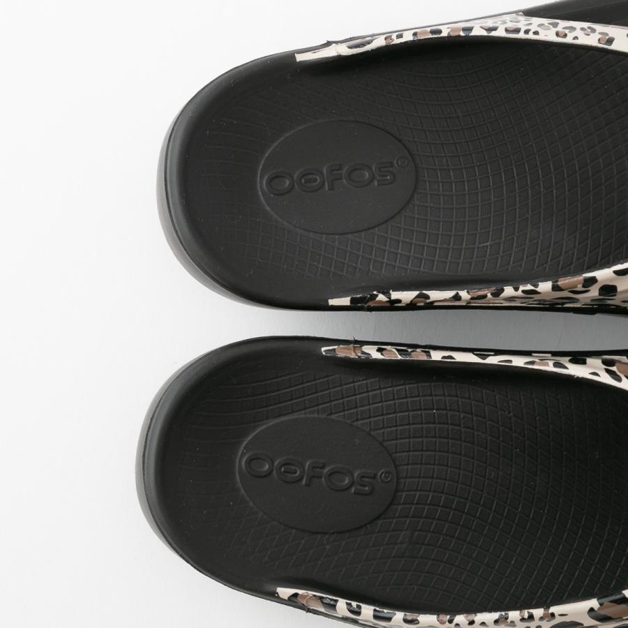 OOFOS（ウーフォス） ウーララ リカバリーサンダル LEOPARD レオパード