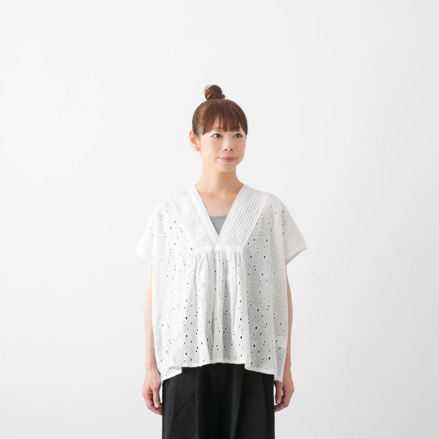 SOIL（ソイル） V-NECK PINTUCK FRENCH SLEEVE SHIRT ヘムラ 刺繍 V