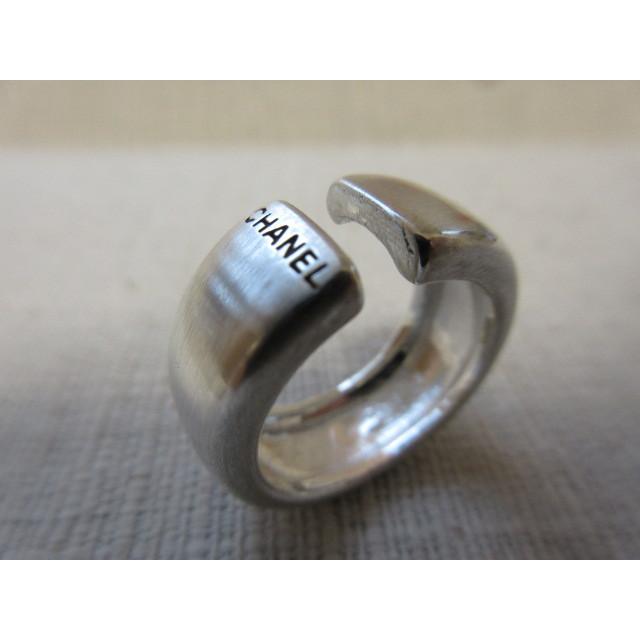 CHANEL シャネル シルバー 925 ロゴリング #13.5 箱付き(中古 CHANEL シャネル シルバー 925 ロゴリング #13.5 箱付き(中古