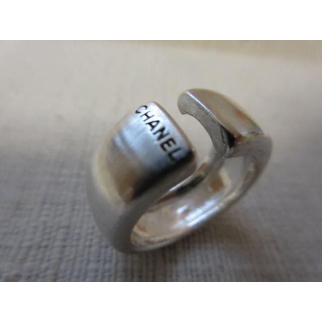 シャネル Chanel リングロゴシルバー箱付き