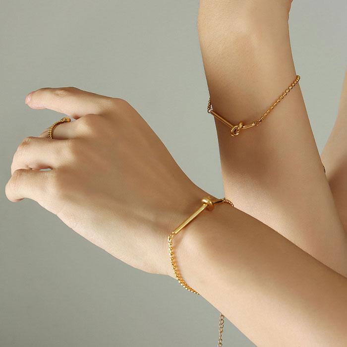 BLUE LEAF（ブルーリーフ） ブレスレット 結び目 ボールチェーン