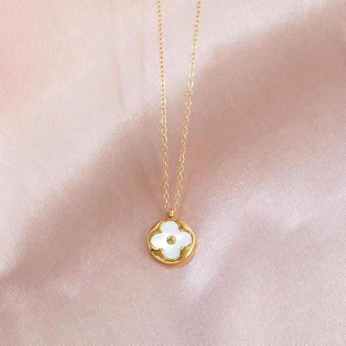 BLUE LEAF（ブルーリーフ） ステンレス ネックレス 花 丸 あずき