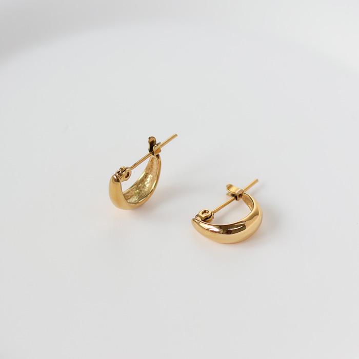 BLUE LEAF（ブルーリーフ） ムーンピアス 月型甲丸ピアス ピアス