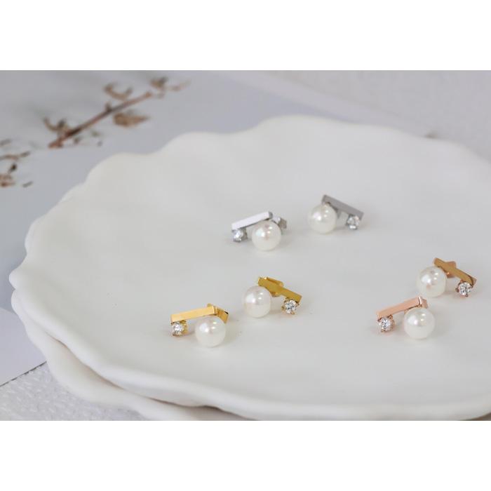 BLUE LEAF（ブルーリーフ） ピアス パールピアス ポスト 両耳用 CZ