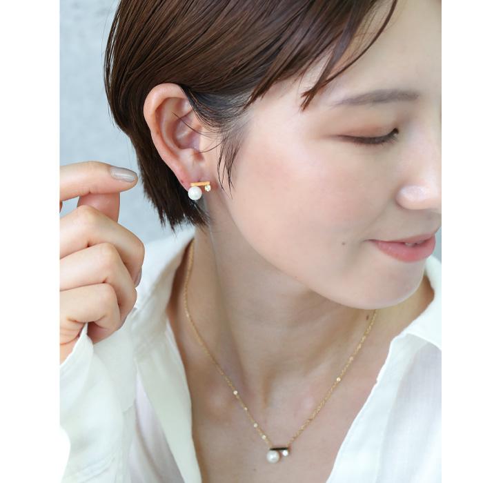 BLUE LEAF（ブルーリーフ） ピアス パールピアス ポスト 両耳用 CZ