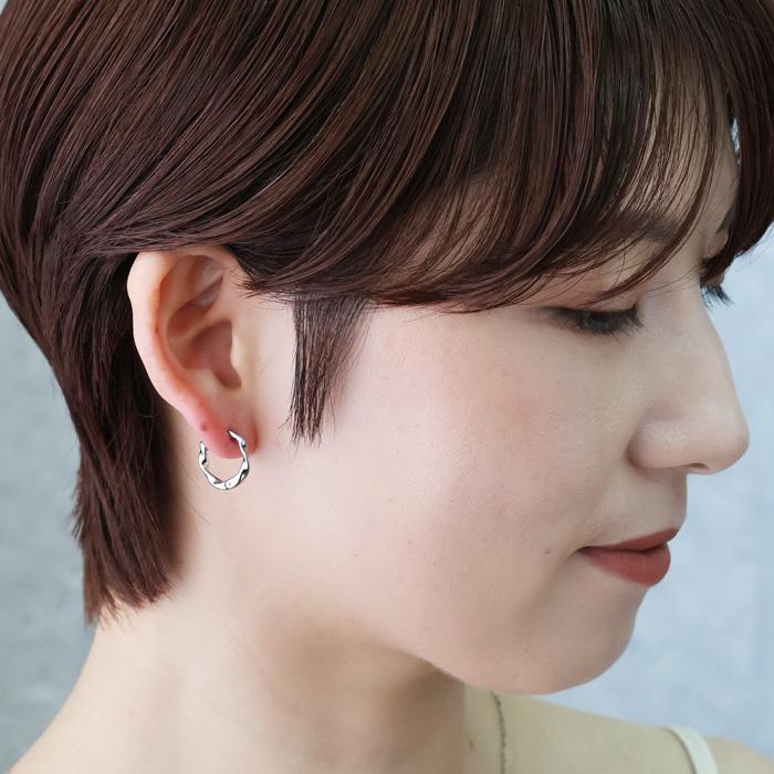 BLUE LEAF（ブルーリーフ） ピアス フープピアス ねじり ツイスト 中