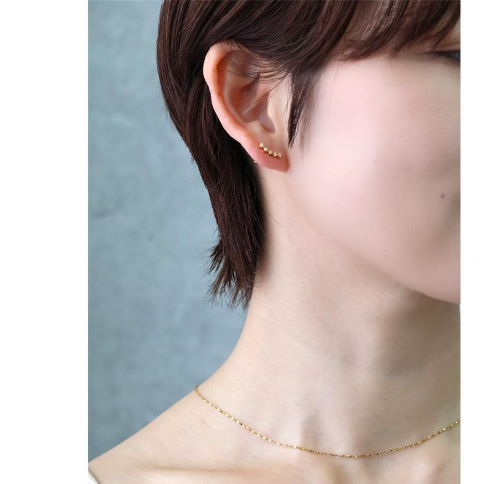 BLUE LEAF（ブルーリーフ） ピアス カーブ CZダイヤ 5個 アーチ 小ぶり