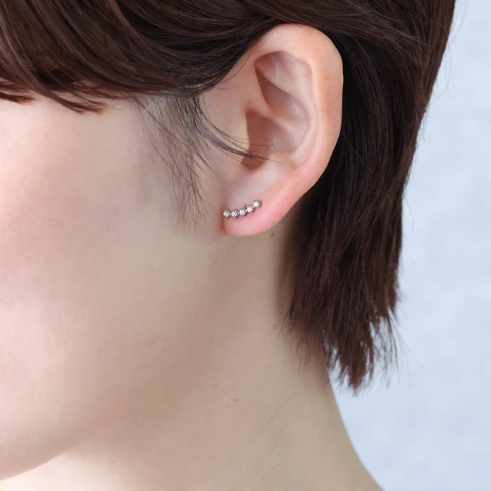 BLUE LEAF（ブルーリーフ） ピアス カーブ CZダイヤ 5個 アーチ 小ぶり